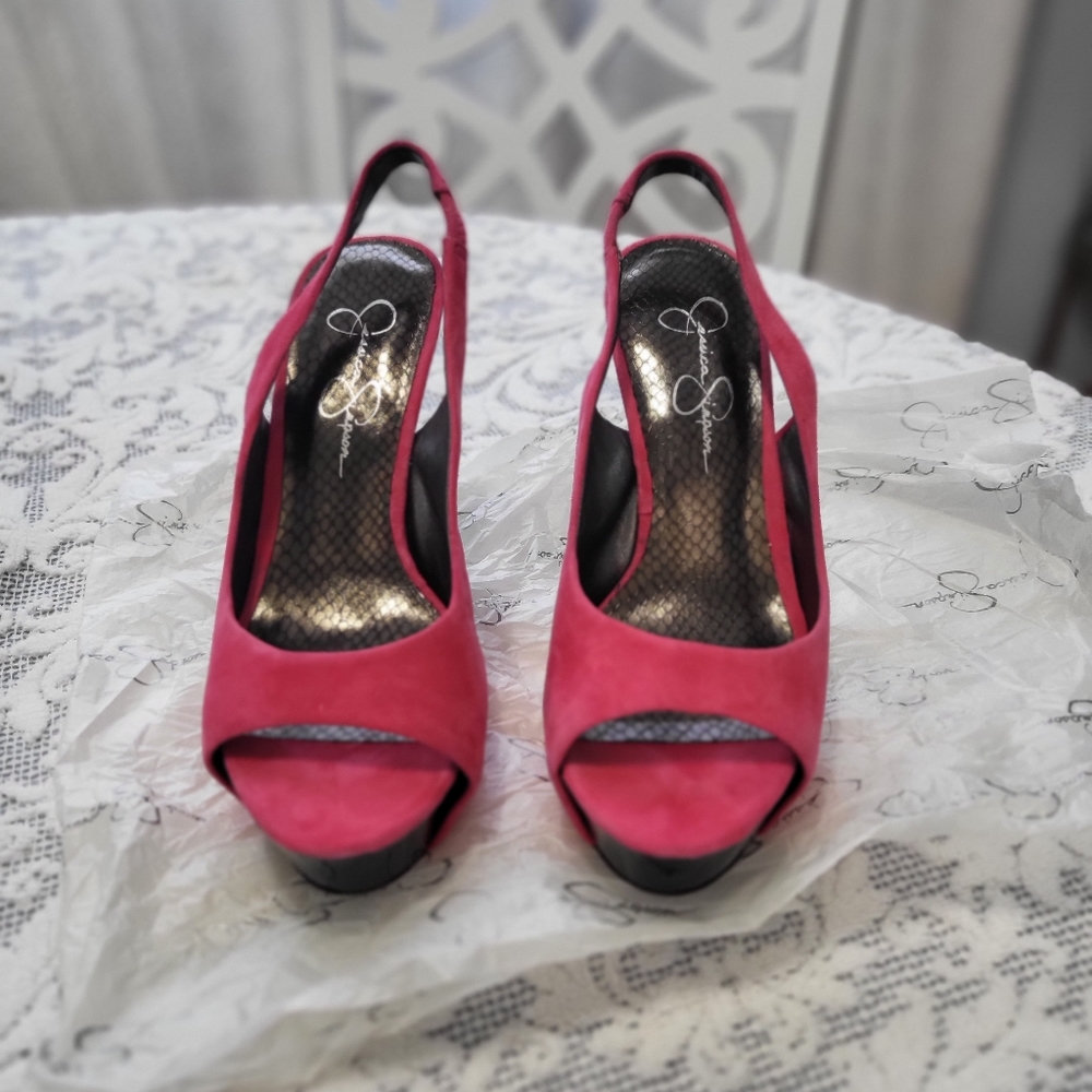 Jessica Simpson heel